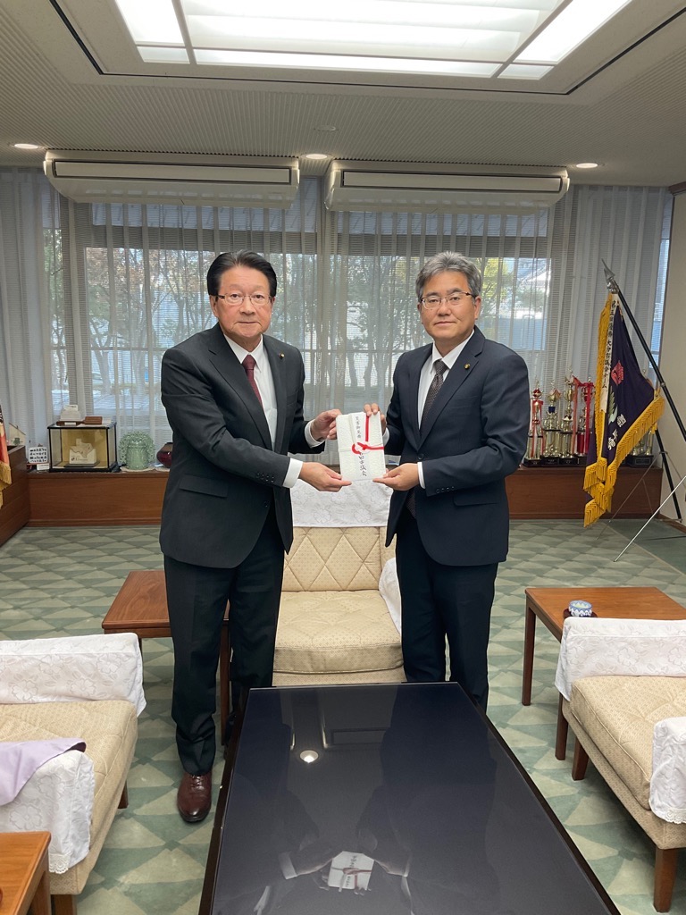 大分市議会へ災害見舞金の贈呈