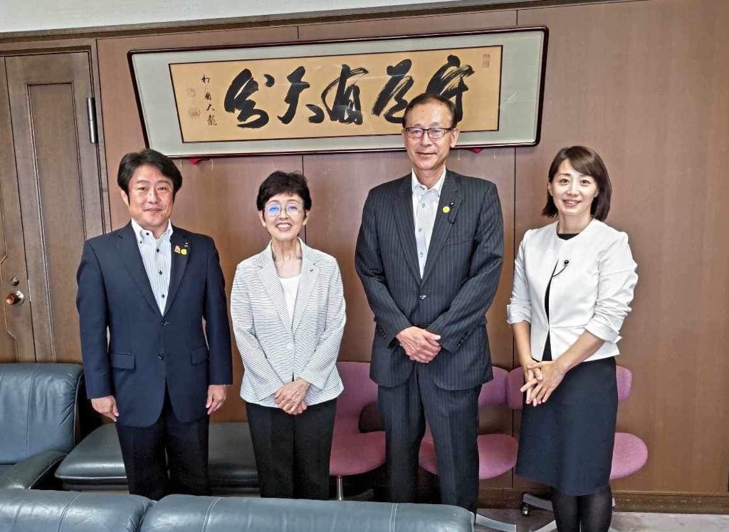 県議会議員との写真1