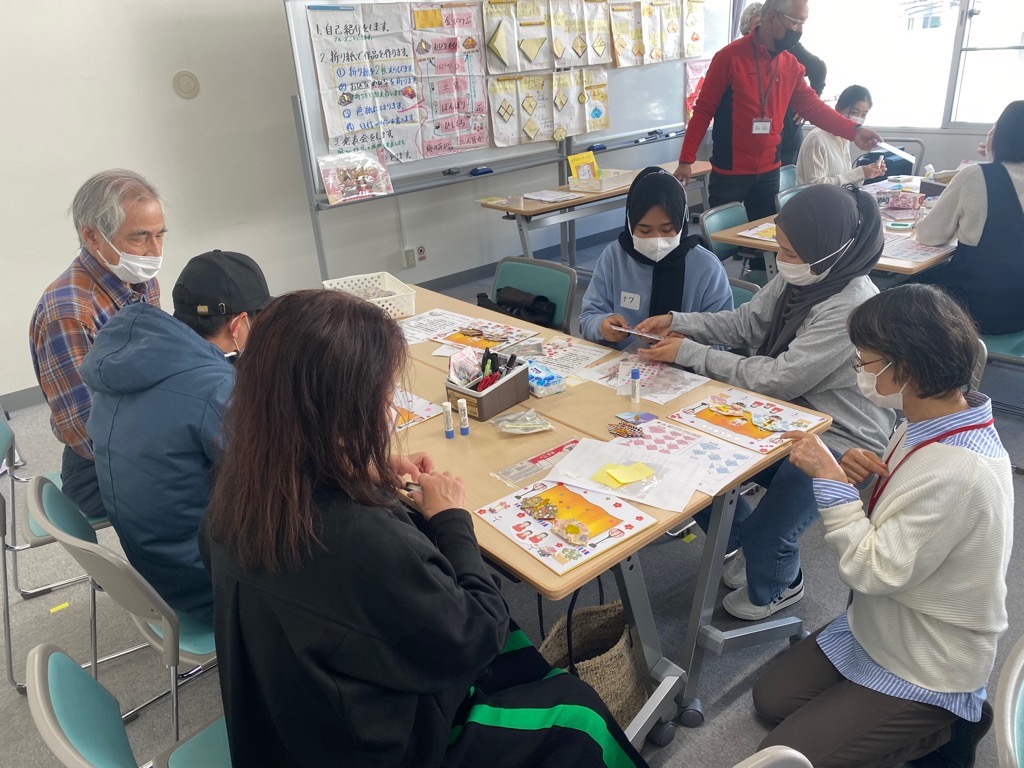 令和6年度折り紙で世界のなかまづくり写真1