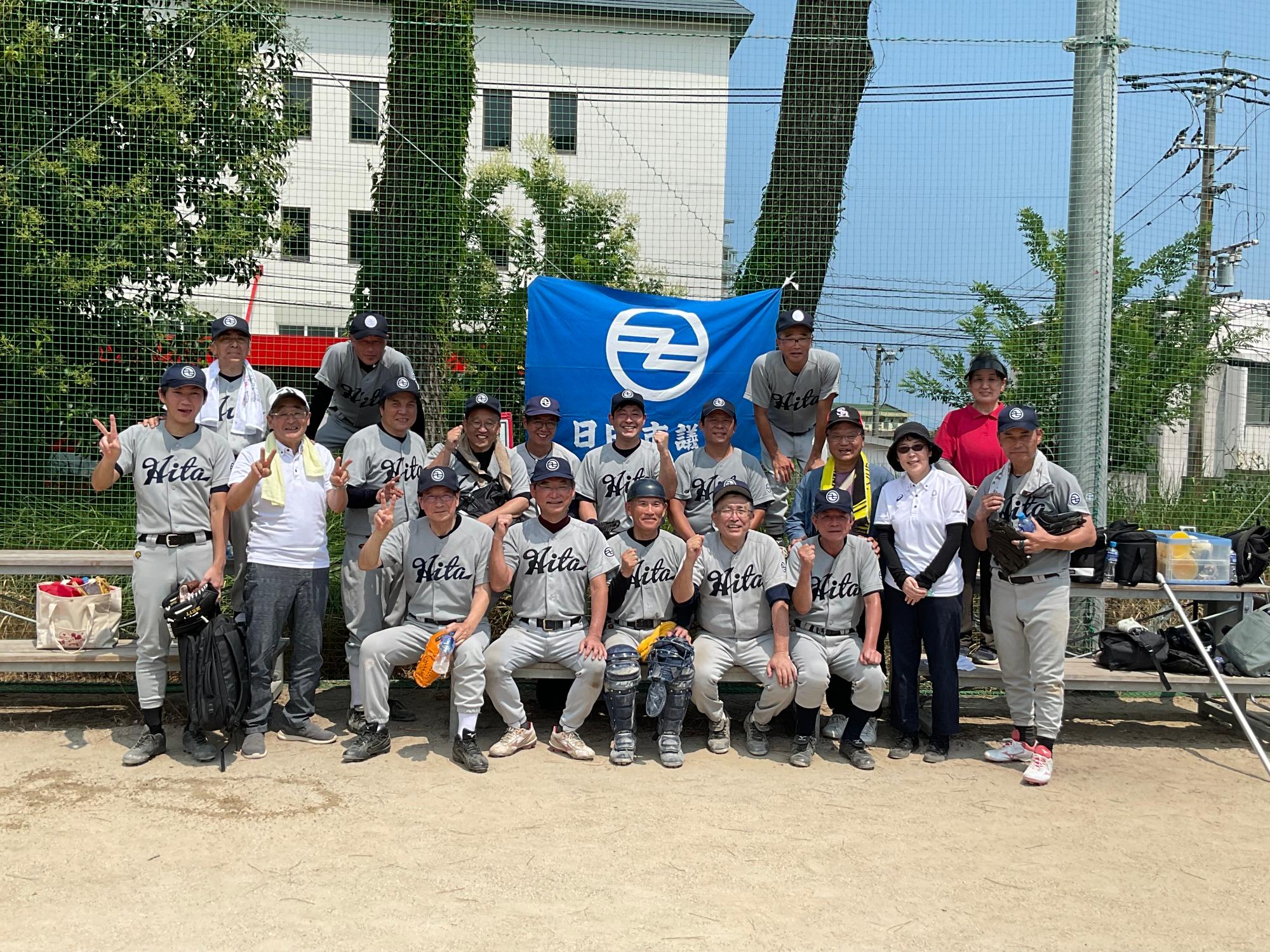 議員ソフトボールの画像2