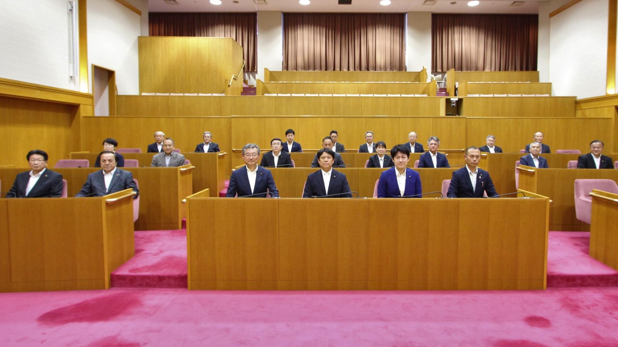 第1回臨時会 開会