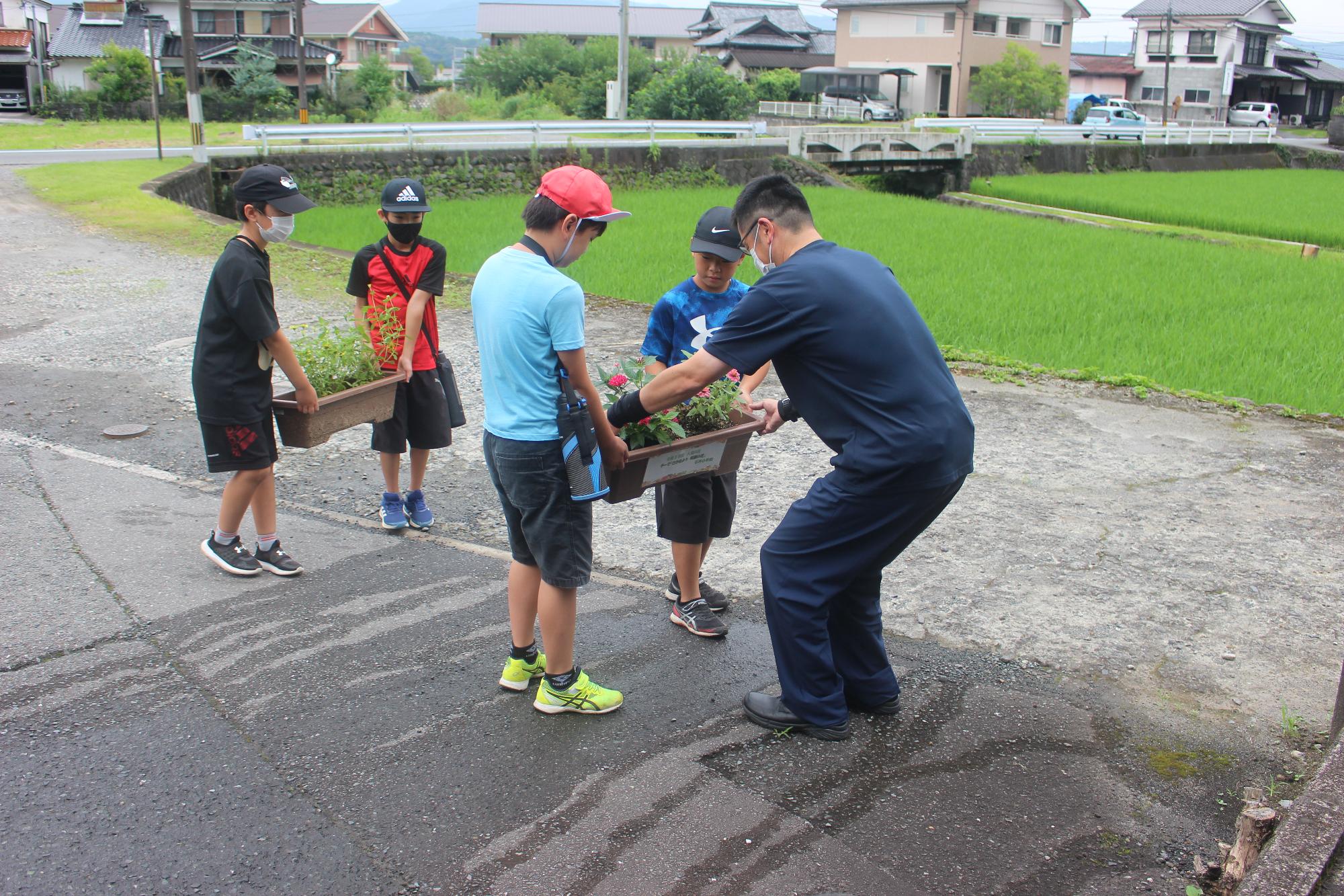 石井駐在所へお届けしましたの画像2