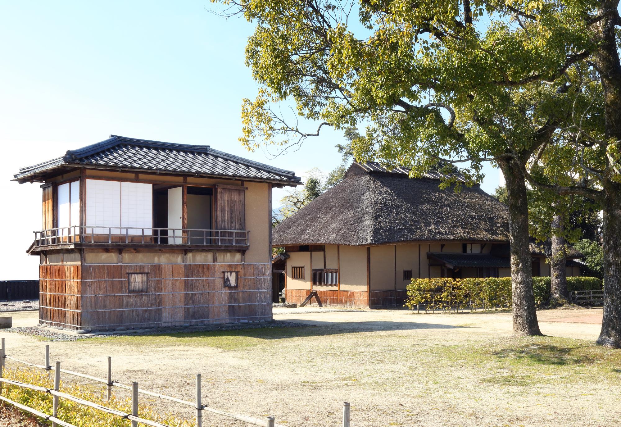 遠思楼と秋風庵の写真