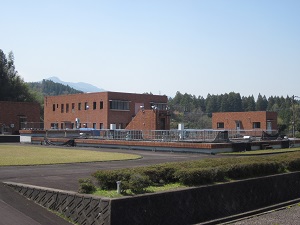 上野浄水場全体の外観写真