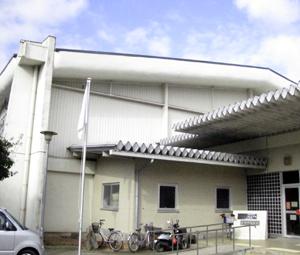 中城体育館の外観画像