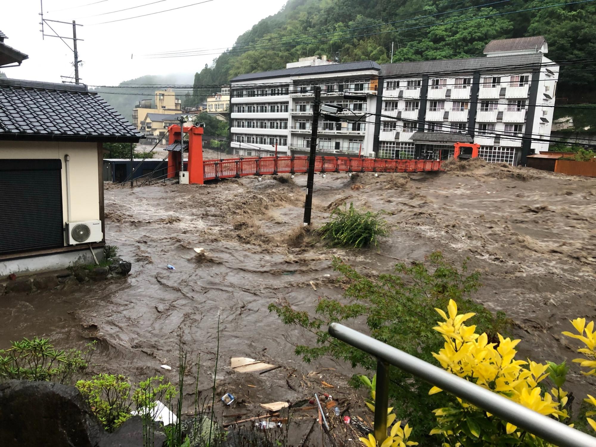 成天閣橋一部流失