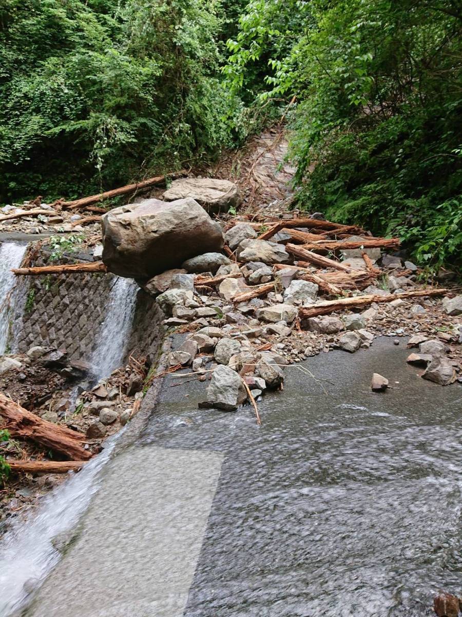 土砂崩れ