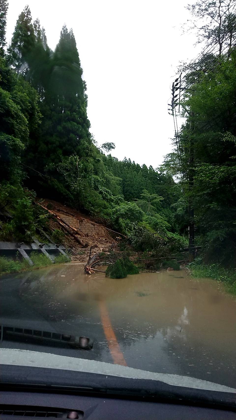 中津江村道路被害の画像2