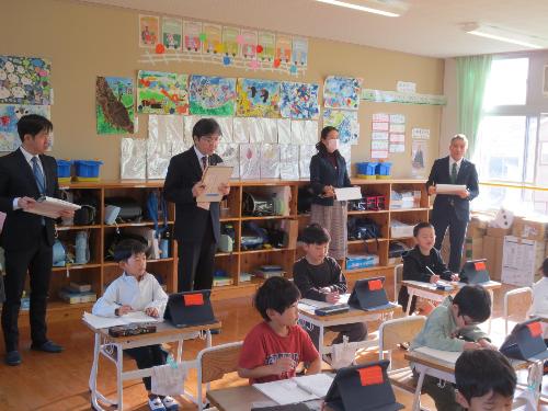 石井小学校訪問の様子