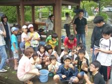 水辺環境調査の様子