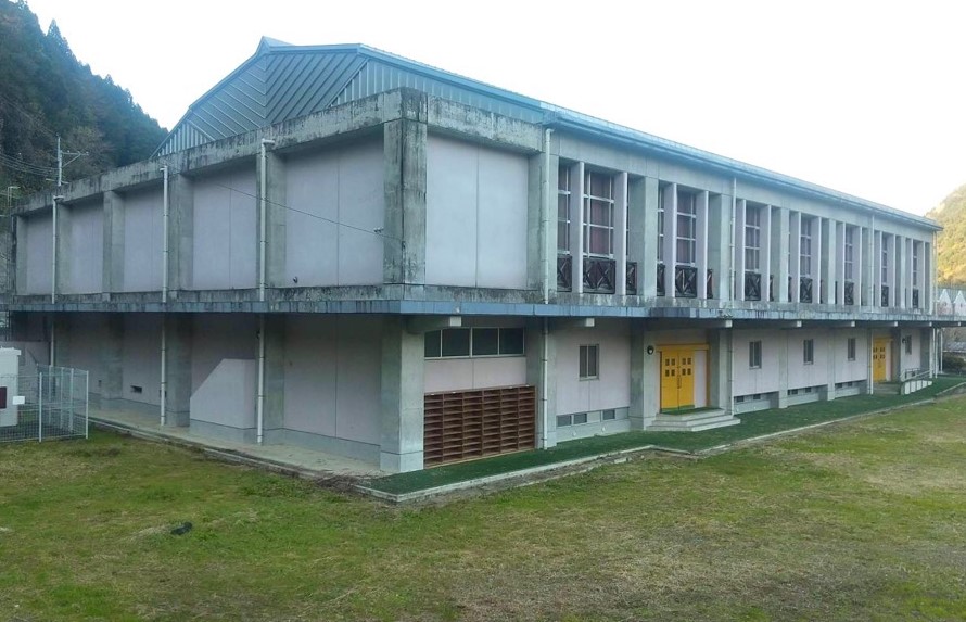 大山体育館（旧大山中学校）の外観画像