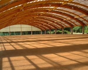 天瀬屋根付き運動広場の画像