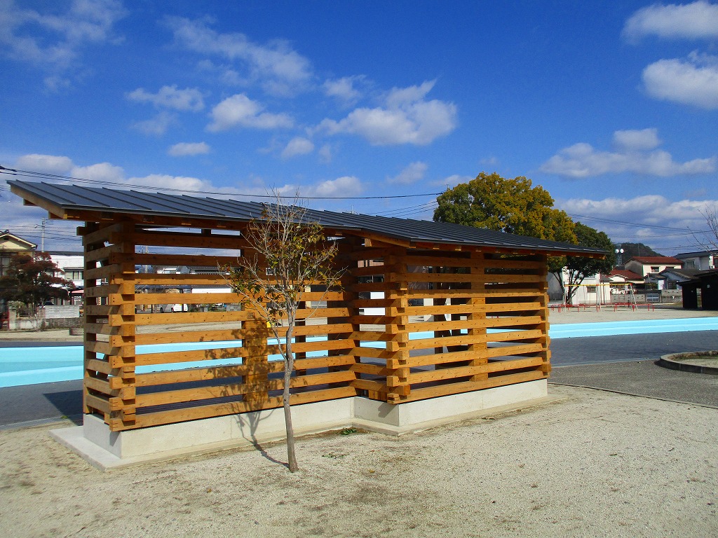 東屋背面の画像