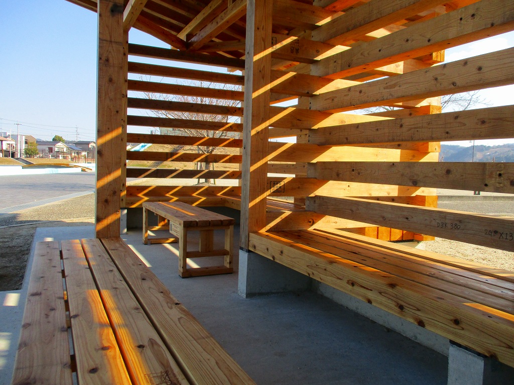 東屋内部の画像