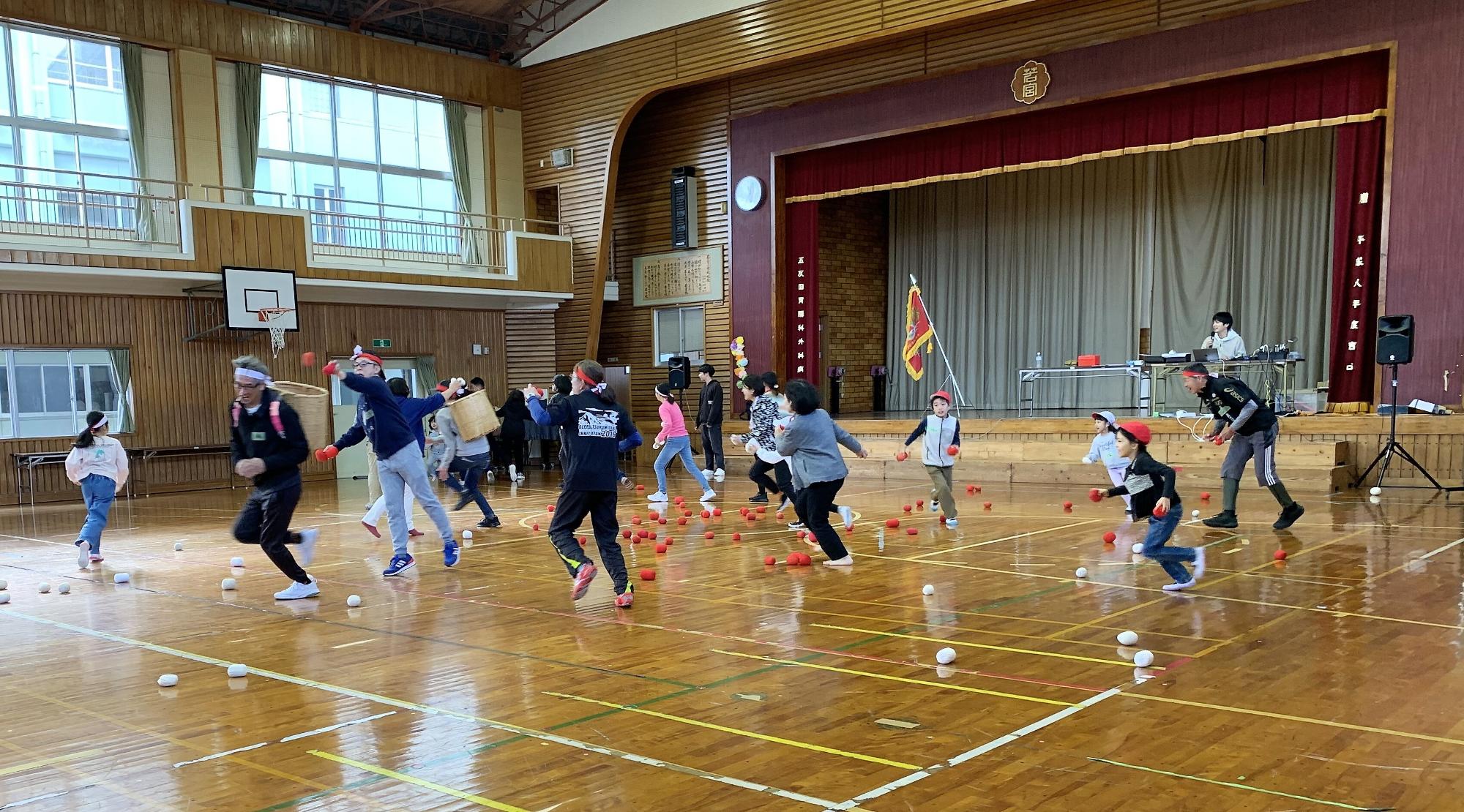 鬼ごっこ玉入れ1