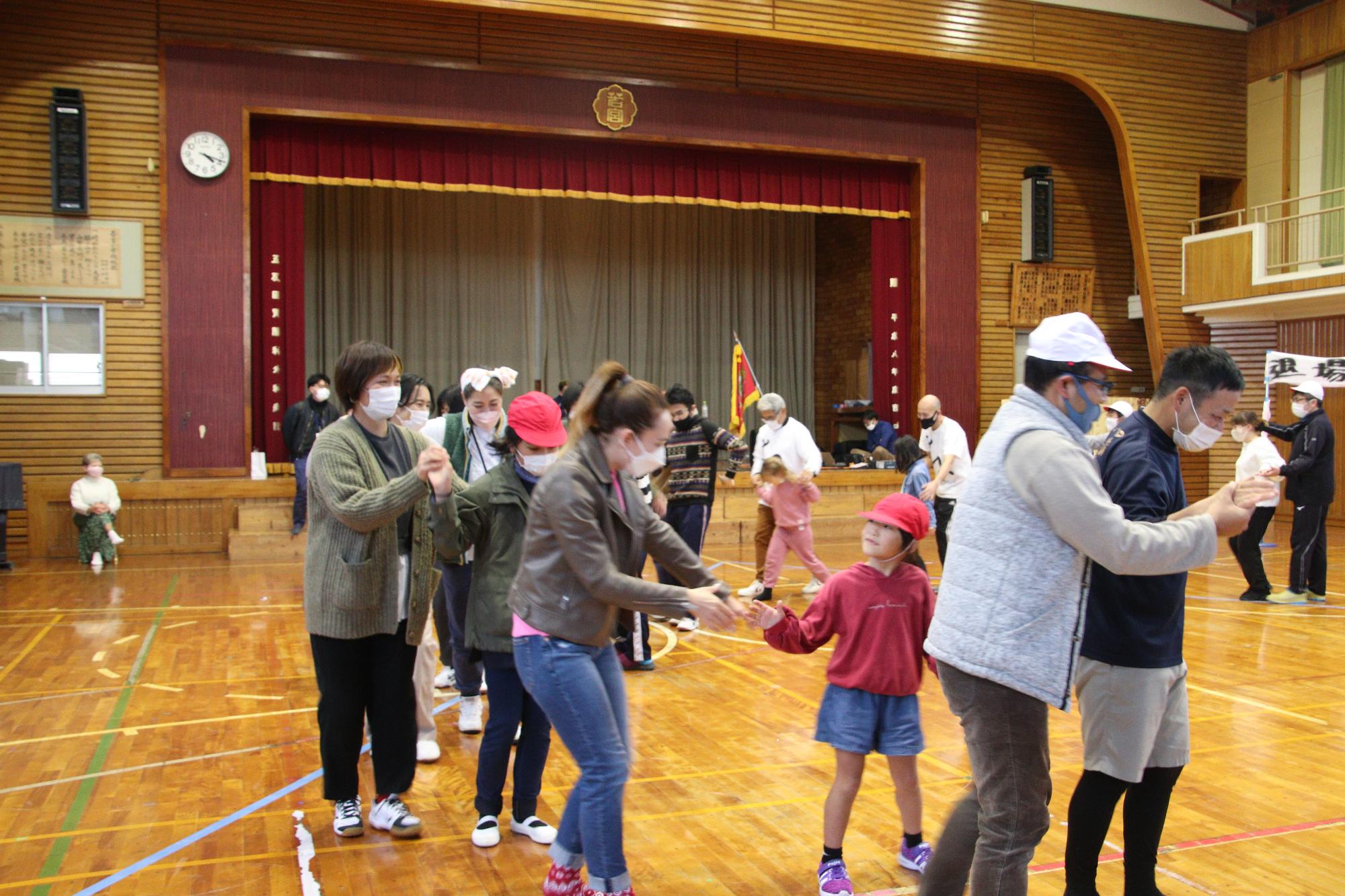 フォークダンス