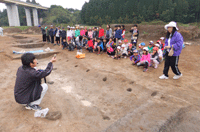 発掘現場説明会画像