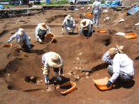 埋蔵文化財の発掘調査風景