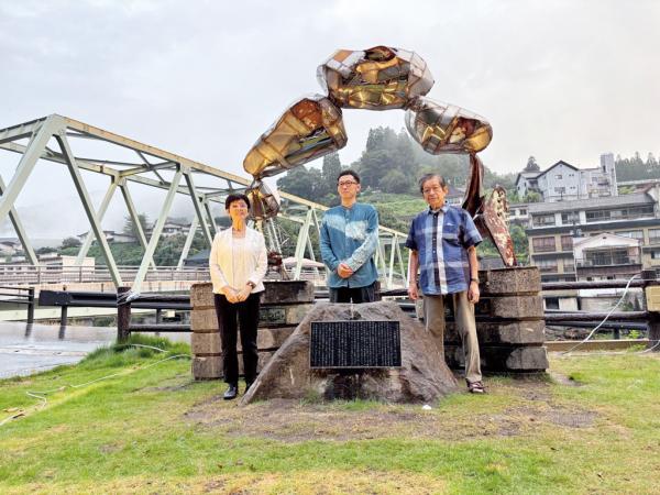 災害伝承モニュメントと伝承碑のお披露目セレモニーのときの写真