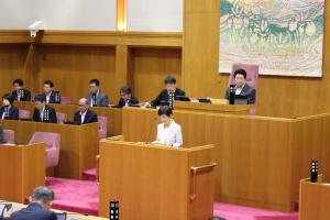 R8第2回定例会開会
