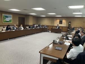 議員間討議の様子1