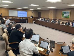 議員間討議の様子4