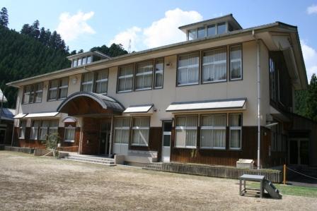 柚木多目的交流館全景