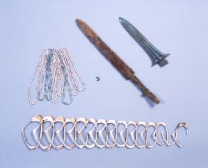 大分県吹上遺跡出土品（4号甕棺出土品）